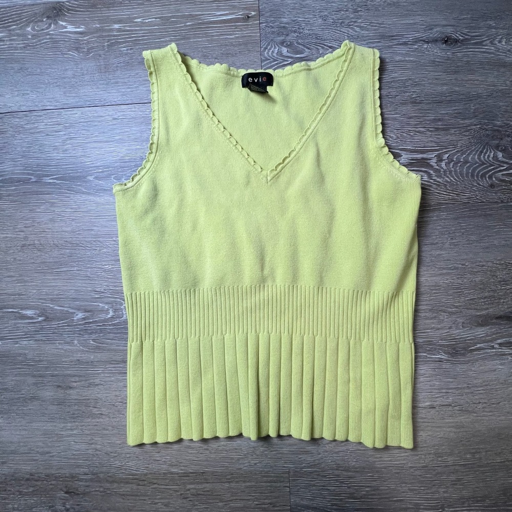 Evie Sweater Tank Womens Small Lime Green Silk Blend Scalloped V-Neck Knit Shell